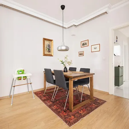 Cozy Oasis In Moda Steps To Seafront 伊斯坦布尔