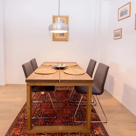 Cozy Oasis In Moda Steps To Seafront Апартаменты *